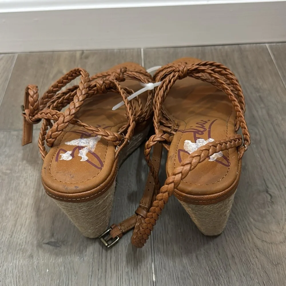 NEW! Zodiac Shana Espadrille Wedge Sandals - Size 8M ✈️